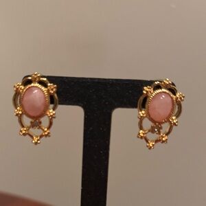 ⭐️ 5 For $25 Avon Rose Quarts Gold Toned Earrings Vintage
